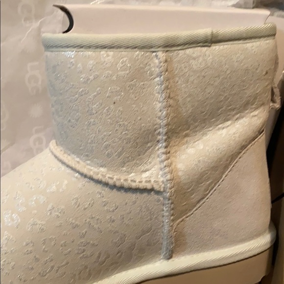 Ugg Classic Mini Snow Leopard - Picture 3 of 5